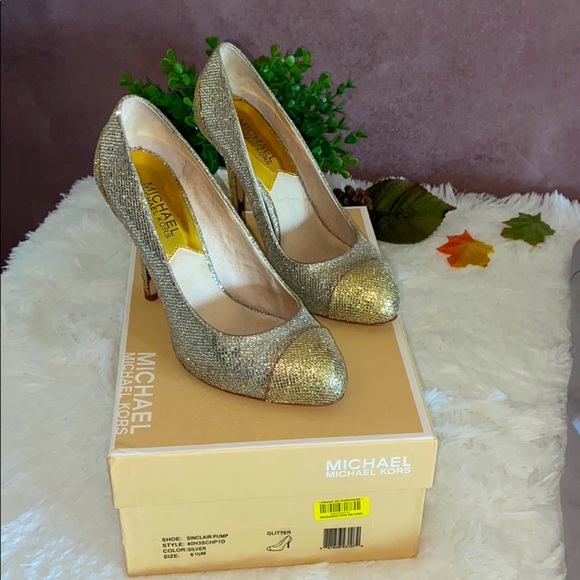 Michael Kors Silver Pumps - Picture 1 of 7